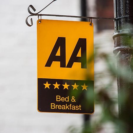 Bed and Breakfast Darwin'S Townhouse Шрусбери Экстерьер фото AA sign