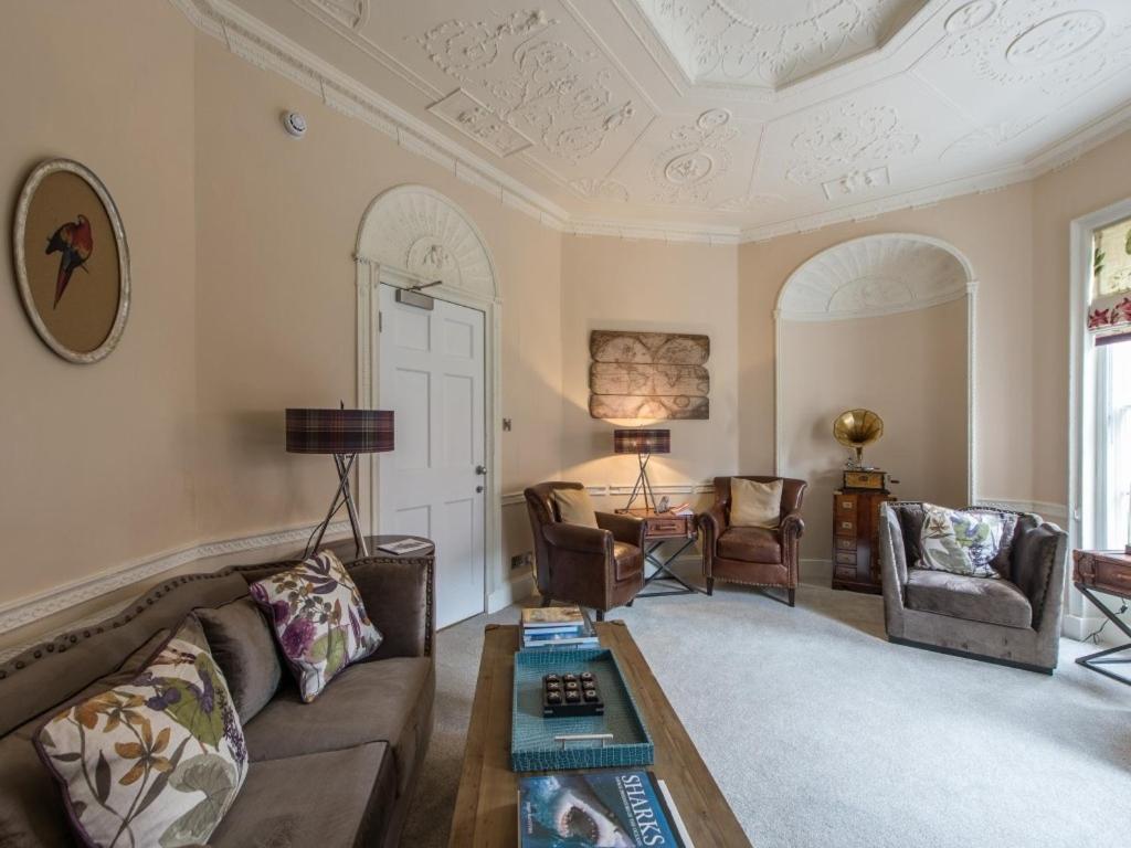 Bed and Breakfast Darwin'S Townhouse Шрусбери Экстерьер фото The Drawing Room